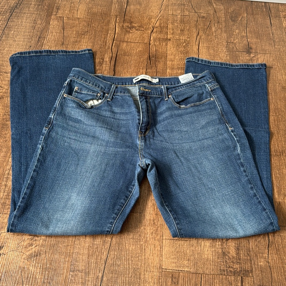 Women’s Jeans - Picture 2 of 4